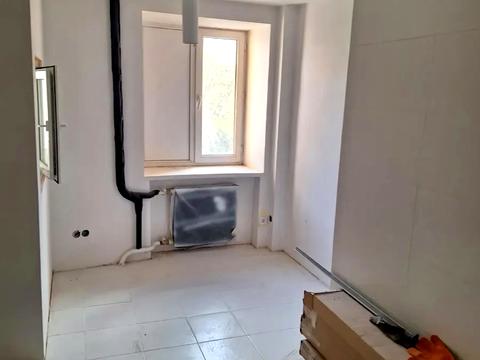 комерційна за адресою Борщагівська вул., 145