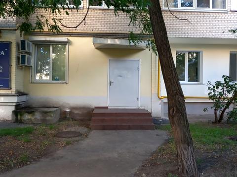 комерційна за адресою Анни Ахматової вул., 5