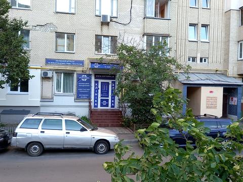 комерційна за адресою Анни Ахматової вул., 5
