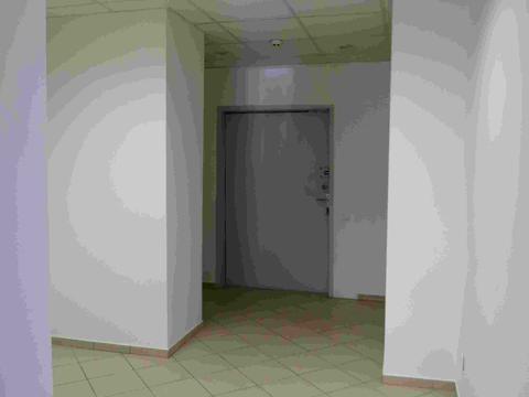 комерційна за адресою Анни Ахматової вул., 5