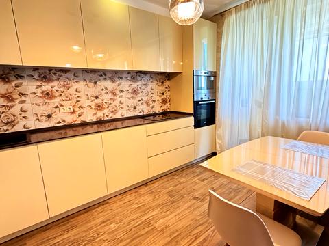 квартира за адресою Академіка Глушкова просп., 9-Д