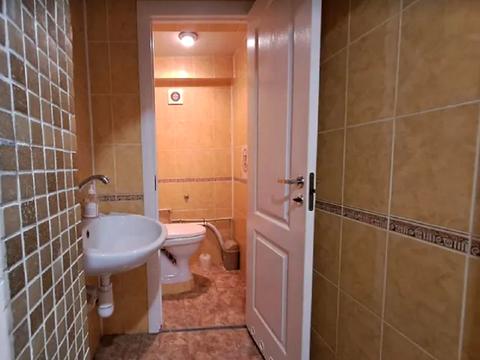 комерційна за адресою Руська вул., 24