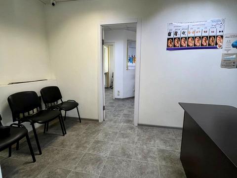 комерційна за адресою Миколи Міхновського бульв. (Дружби народів), 32