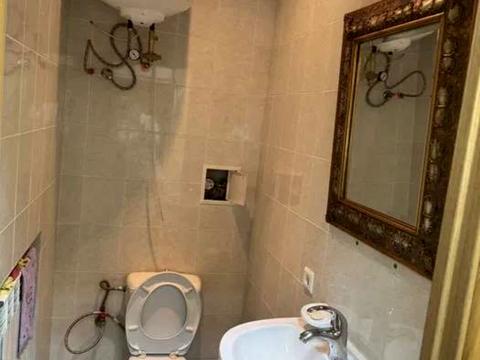 комерційна за адресою Саксаганського вул., 46