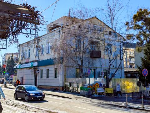 комерційна за адресою Соборна вул., 106