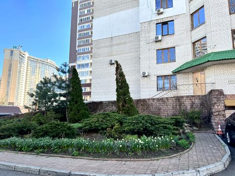 комерційна за адресою Тіниста вул., 15