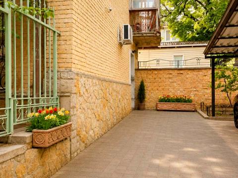 квартира за адресою Євгена Чикаленка вул. (Пушкінська), 12