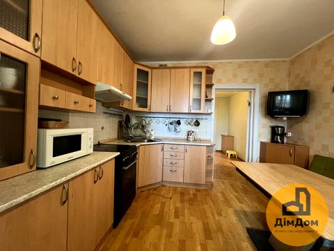 квартира за адресою Драгоманова вул., 1-К