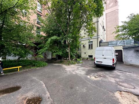 комерційна за адресою Олеся Гончара вул., 65-А