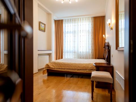 квартира за адресою Панаса Мирного вул., 17