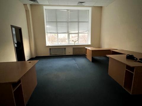 коммерческая по адресу Дениса Монастирського ул. (Василя Сурікова), 3а