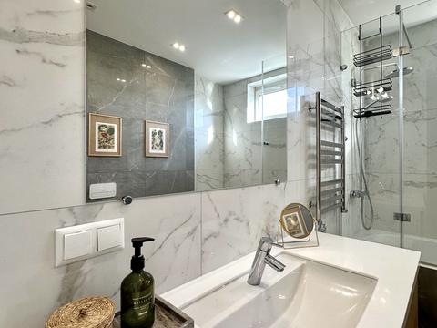квартира за адресою Регенераторна вул., 4 к1