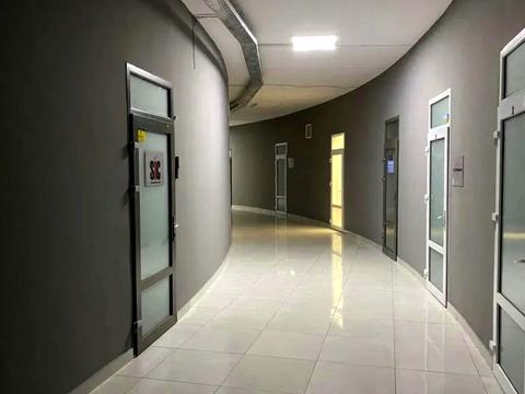 комерційна за адресою Євгена Коновальця вул. (Щорса), 36 д