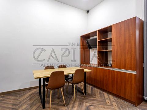 комерційна за адресою Саксаганського вул., 84-86