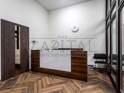 комерційна за адресою Саксаганського вул., 84-86