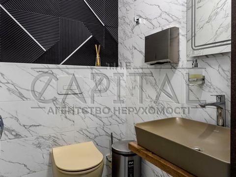 комерційна за адресою Саксаганського вул., 84-86
