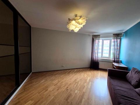 квартира за адресою Богдана Хмельницького вул., 1-Б