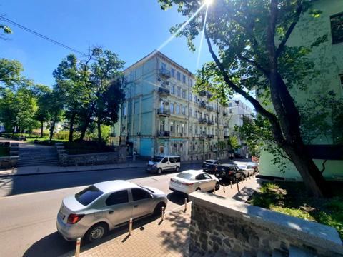 комерційна за адресою Михайлівська вул., 24-А