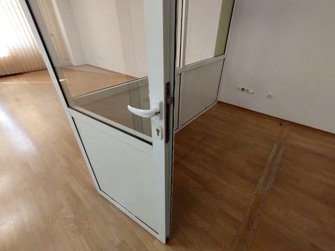 комерційна за адресою Митнична пл., 1а