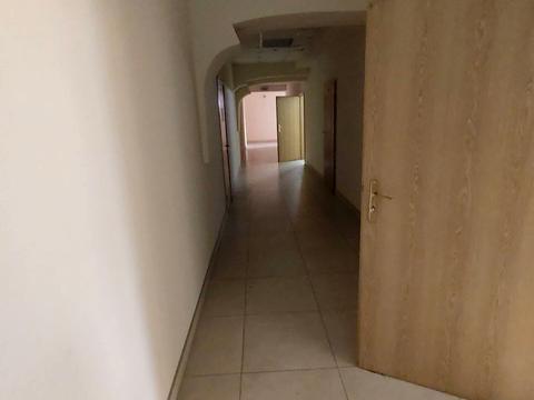 комерційна за адресою Митнична пл., 1а