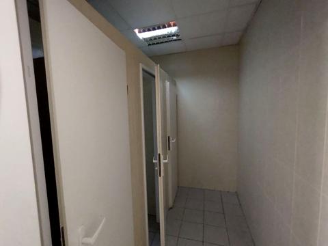 комерційна за адресою Митнична пл., 1а