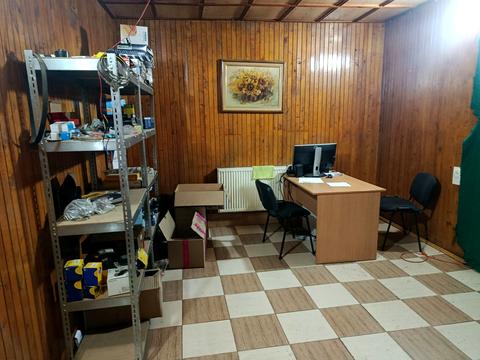 коммерческая по адресу Навроцького, 25