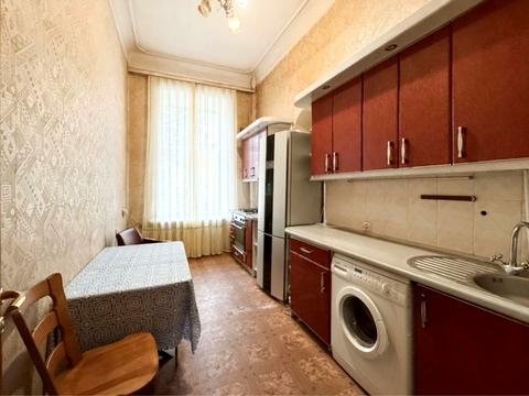квартира за адресою Куликівський узвіз (Революції), 14