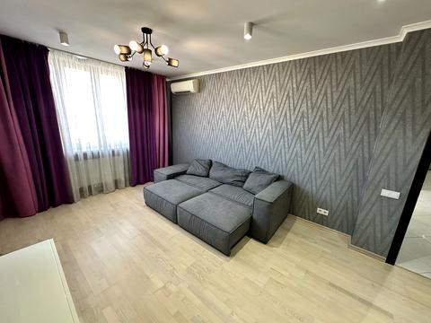 квартира за адресою Київ, Срібнокільська вул., 1