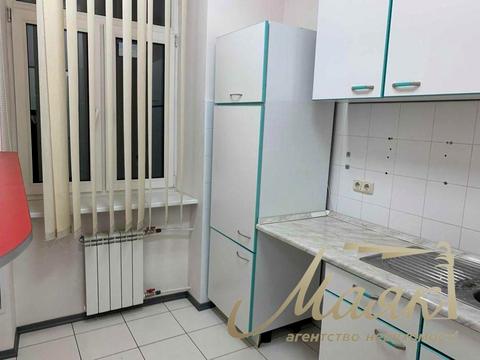 комерційна за адресою Інститутська вул., 24/7
