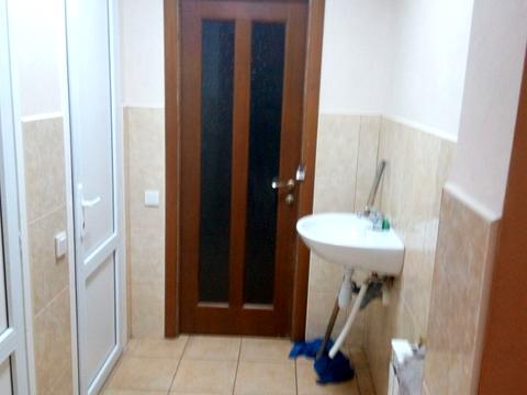 комерційна за адресою Левка Лук'яненка вул. (Маршала Тимошенка), 9
