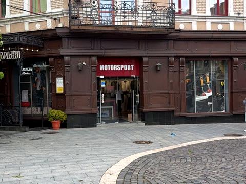 комерційна за адресою Шандора Петефі пл., 10