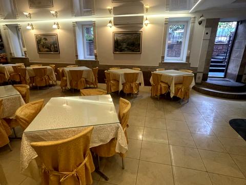 комерційна за адресою Жовківська вул. (Декабристів), 57