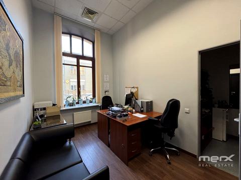 коммерческая по адресу бульварно-кудрявська, 22