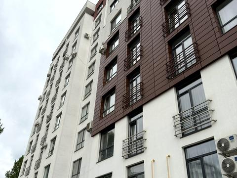 комерційна за адресою Під Голоском вул., 4-Б