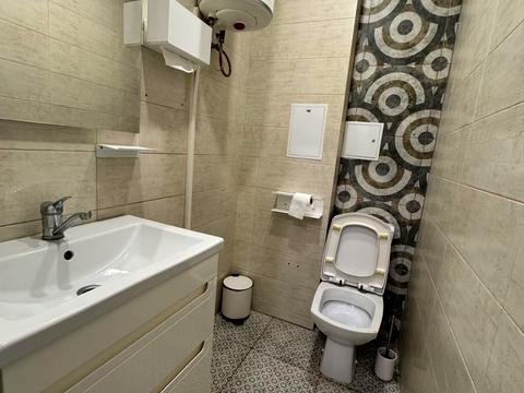 комерційна за адресою Київ, Оболонська вул., 35