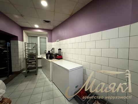 комерційна за адресою Київ, Оболонська вул., 35