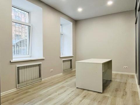 комерційна за адресою Жилянська вул., (Будинок 1)