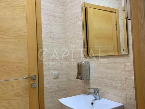 комерційна за адресою Кловський узвіз, 7