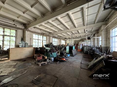 комерційна за адресою Нововокзальна, 1