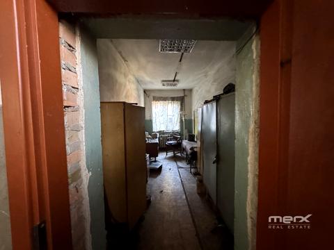 комерційна за адресою Нововокзальна, 1
