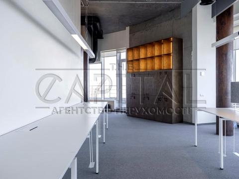 комерційна за адресою Лесі Українки бульв., 7-Б