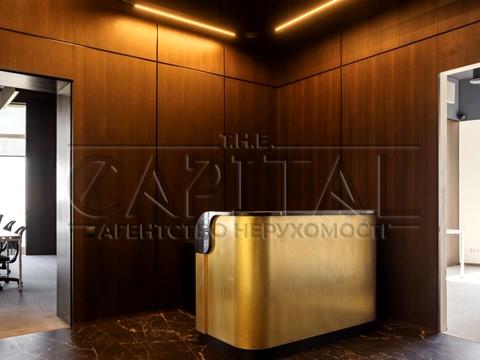комерційна за адресою Лесі Українки бульв., 7-Б