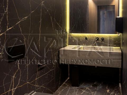 комерційна за адресою Лесі Українки бульв., 7-Б