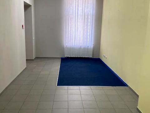 комерційна за адресою Дмитра Яворницького просп. (Карла Маркса), 68