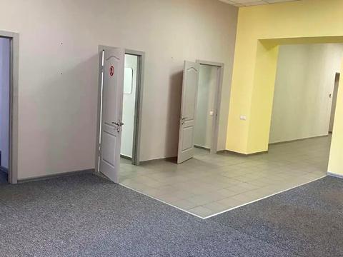 комерційна за адресою Дмитра Яворницького просп. (Карла Маркса), 68