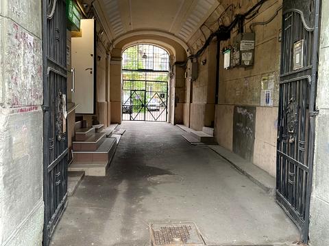 комерційна за адресою Пастера вул., 60