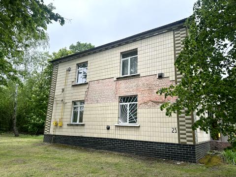 комерційна за адресою Миру, 4а