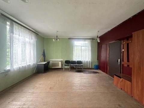 комерційна за адресою Миру, 4а