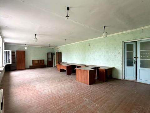 комерційна за адресою Миру, 4а