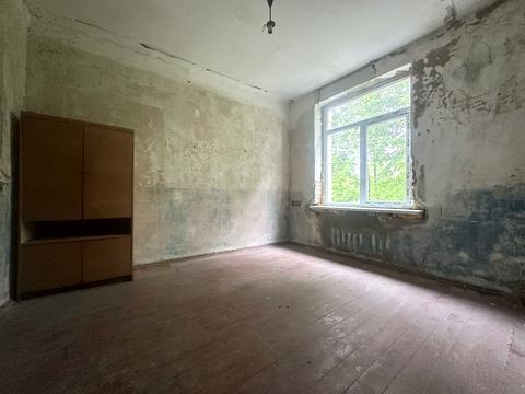 комерційна за адресою Миру, 4а
